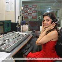Deepika Padukone at 92.7 BIG FM to Promote Desi Boyz - Pictures | Picture 130954